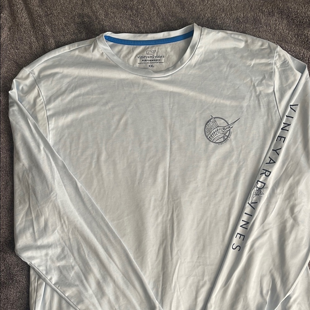 Vineyard Vines (Very light blue) dri-fit Long Sleeve
